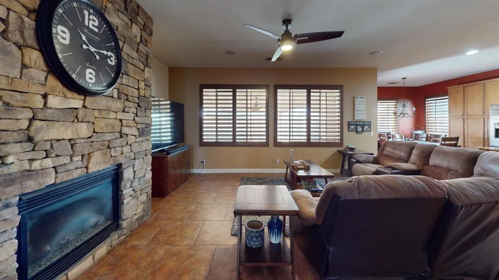 83483 Todos Santos Avenue, Coachella, California 92236 home-pic-4